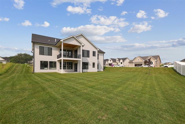 805 Canterbury Circle, Waukee, IA 50263