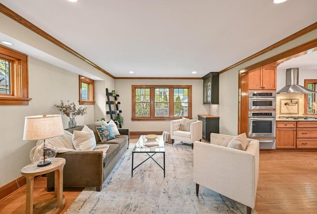 5426 Diversey BOULEVARD, Whitefish Bay, WI 53217