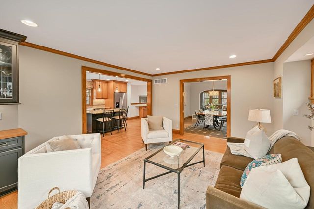 5426 Diversey BOULEVARD, Whitefish Bay, WI 53217