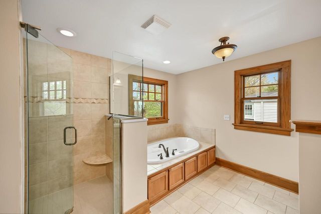 5426 Diversey BOULEVARD, Whitefish Bay, WI 53217