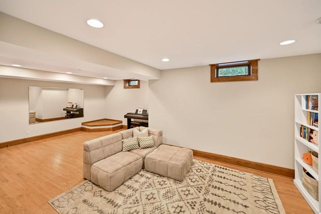 5426 Diversey BOULEVARD, Whitefish Bay, WI 53217