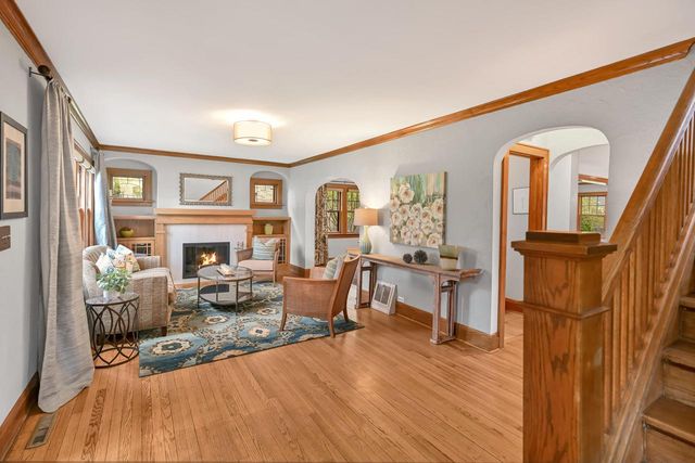 5426 Diversey BOULEVARD, Whitefish Bay, WI 53217