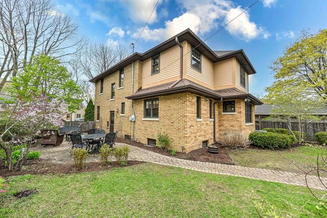 5426 Diversey BOULEVARD, Whitefish Bay, WI 53217