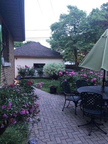 5426 Diversey BOULEVARD, Whitefish Bay, WI 53217