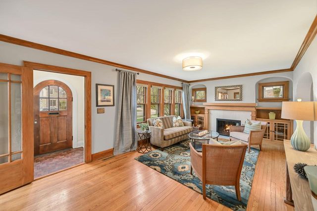 5426 Diversey BOULEVARD, Whitefish Bay, WI 53217