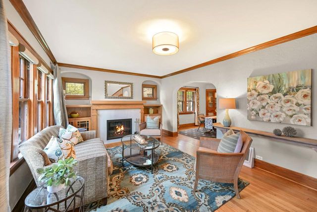 5426 Diversey BOULEVARD, Whitefish Bay, WI 53217