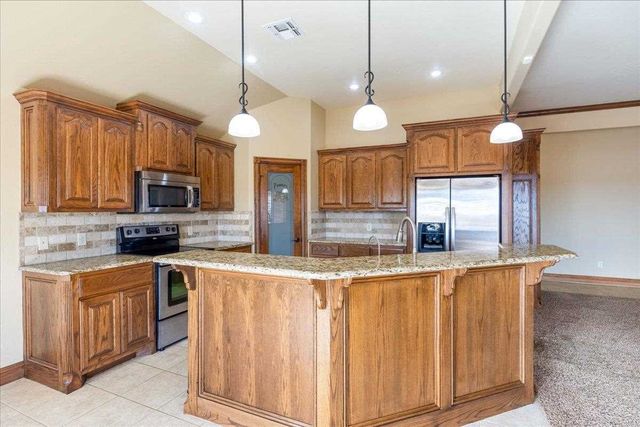 1110 Apple Creek Dr, Elgin, OK 73538