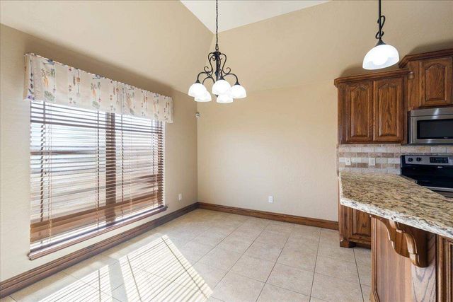 1110 Apple Creek Dr, Elgin, OK 73538