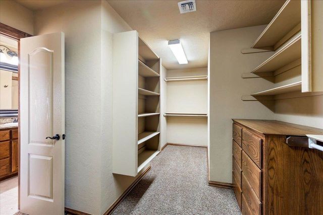 1110 Apple Creek Dr, Elgin, OK 73538