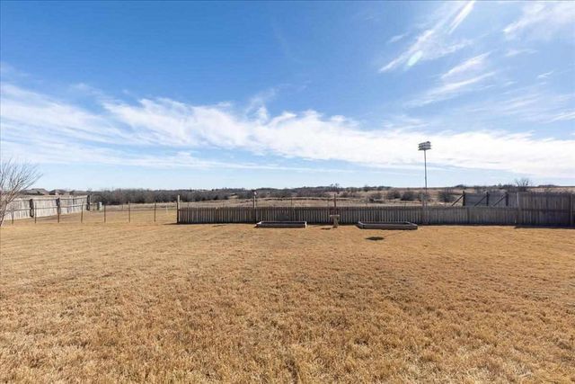 1110 Apple Creek Dr, Elgin, OK 73538