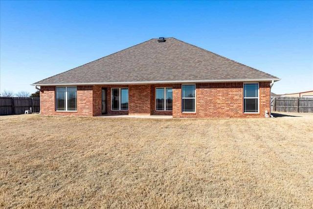 1110 Apple Creek Dr, Elgin, OK 73538