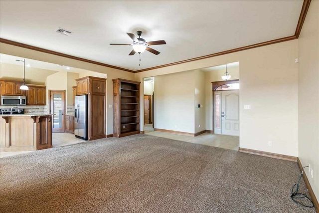 1110 Apple Creek Dr, Elgin, OK 73538