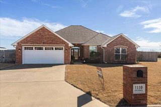 1110 Apple Creek Dr, Elgin, OK 73538