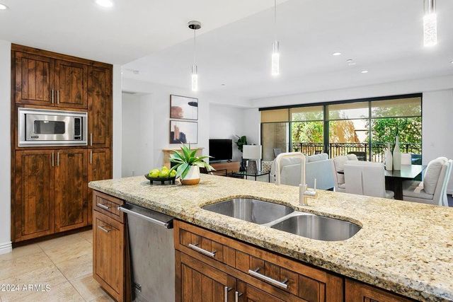 7175 E Camelback Road Unit 202, Scottsdale, AZ 85251