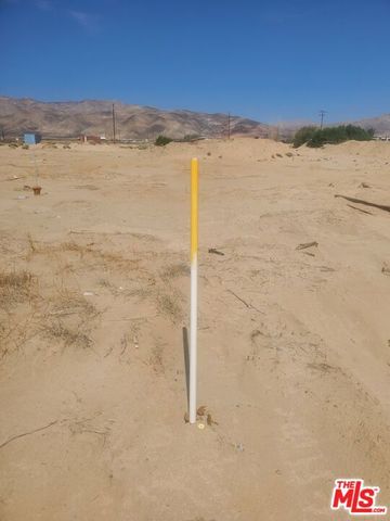 7797 Quartz Road, Cantil, CA 93519