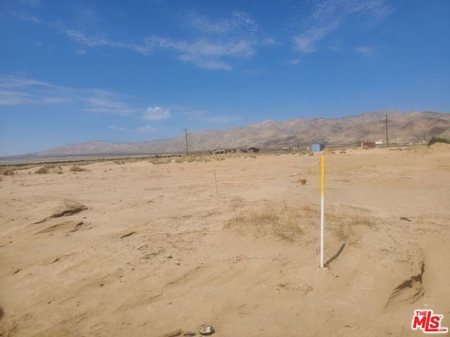 7797 Quartz Road, Cantil, CA 93519