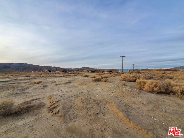 7797 Quartz Road, Cantil, CA 93519