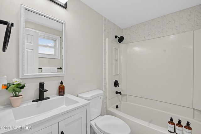 21 Monmouth Street, Hazlet, NJ 07730
