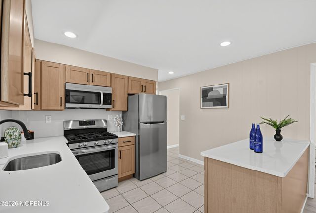 21 Monmouth Street, Hazlet, NJ 07730