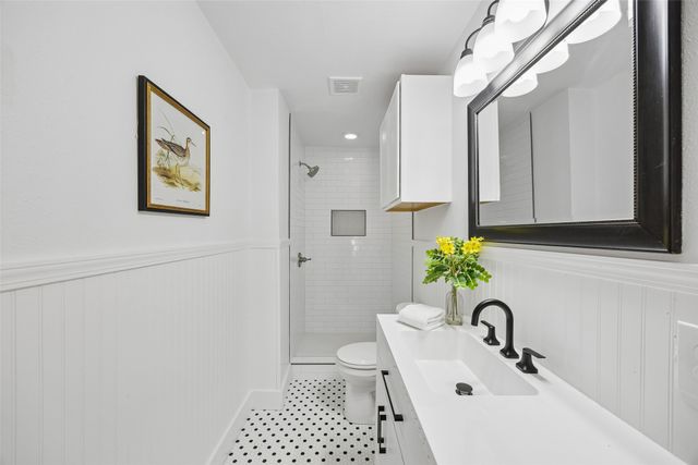 3335 Burlingdell Avenue, Dallas, TX 75211