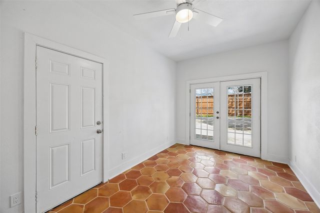 3335 Burlingdell Avenue, Dallas, TX 75211