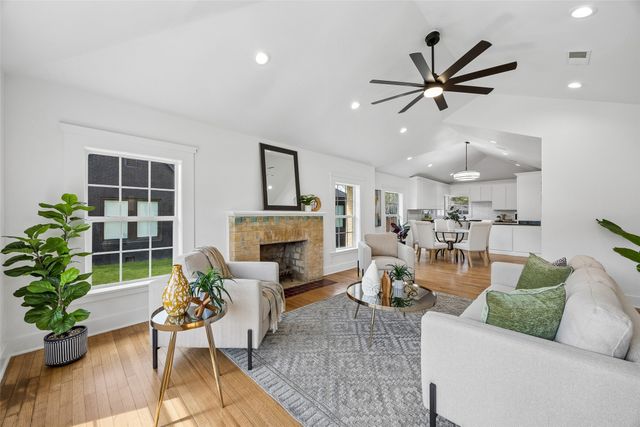 3335 Burlingdell Avenue, Dallas, TX 75211