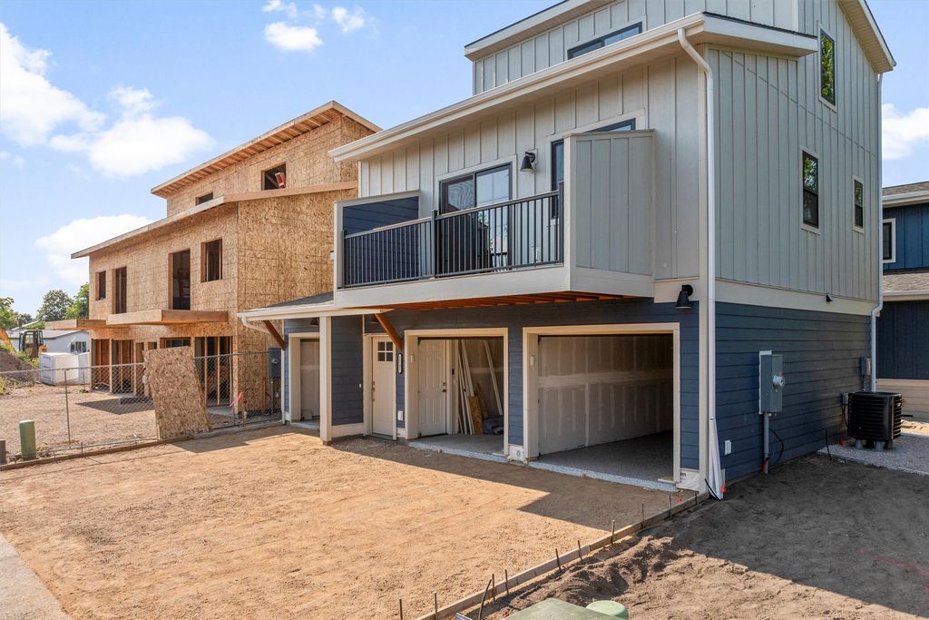 Image 1 of property listing at 1261 Idaho Street B, Missoula, MT 59801