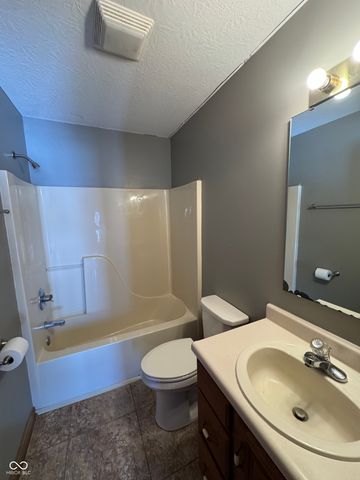 429 Cardinal Drive, Whiteland, IN 46184