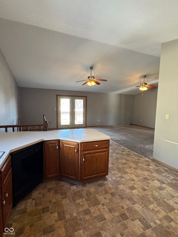 429 Cardinal Drive, Whiteland, IN 46184