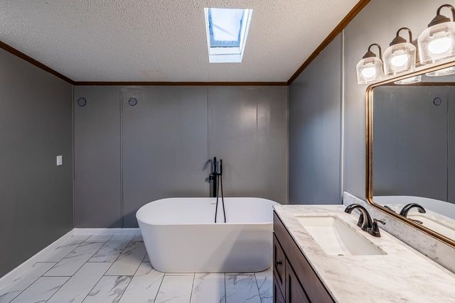 514 Dewaynes Drive, Wellford, SC 29385