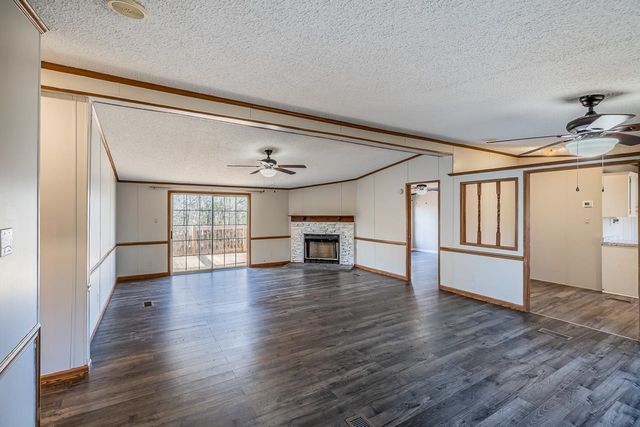 514 Dewaynes Drive, Wellford, SC 29385