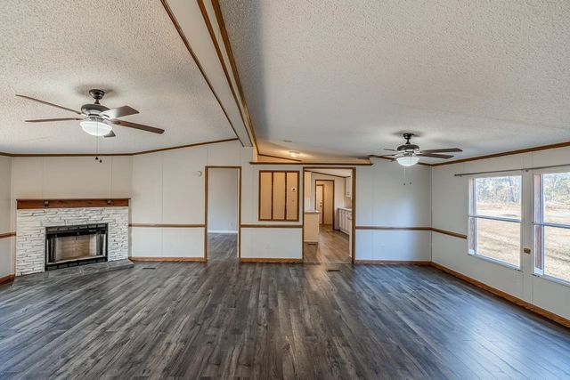 514 Dewaynes Drive, Wellford, SC 29385