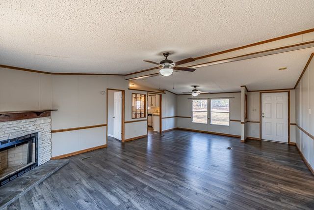 514 Dewaynes Drive, Wellford, SC 29385