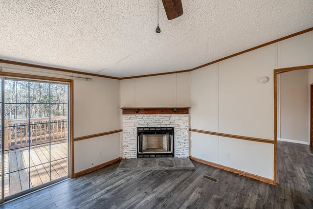 514 Dewaynes Drive, Wellford, SC 29385