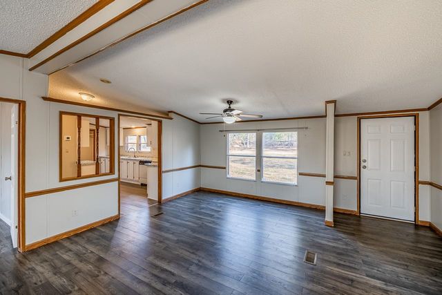 514 Dewaynes Drive, Wellford, SC 29385