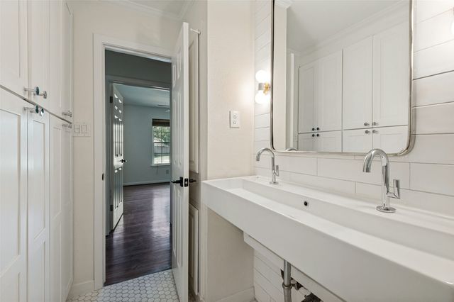 7105 Bennington Drive, Dallas, TX 75214