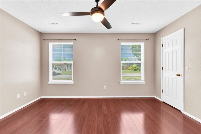 208 SE 17th Street, Bentonville, AR 72712