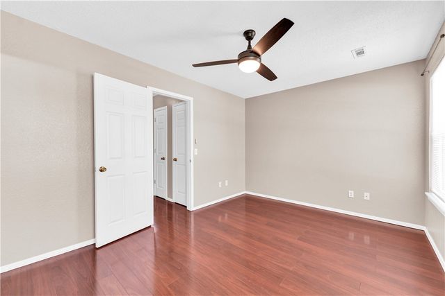 208 SE 17th Street, Bentonville, AR 72712