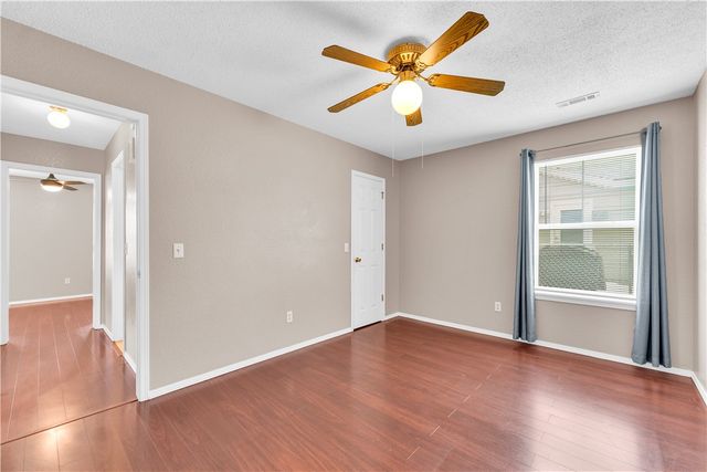 208 SE 17th Street, Bentonville, AR 72712