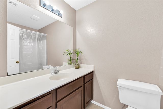 208 SE 17th Street, Bentonville, AR 72712