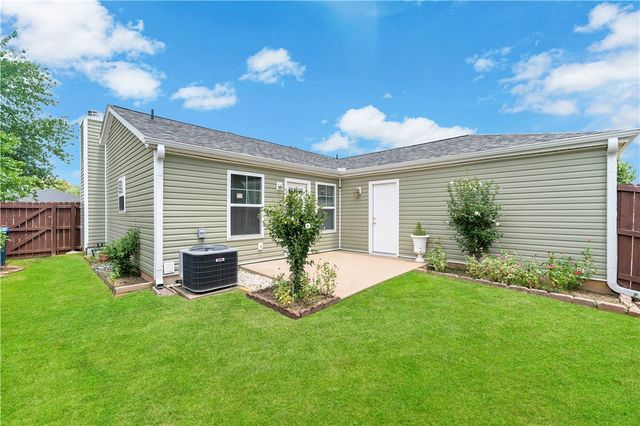 208 SE 17th Street, Bentonville, AR 72712
