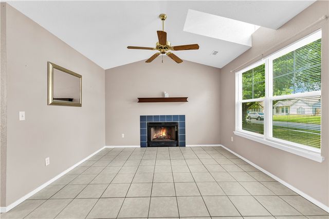 208 SE 17th Street, Bentonville, AR 72712