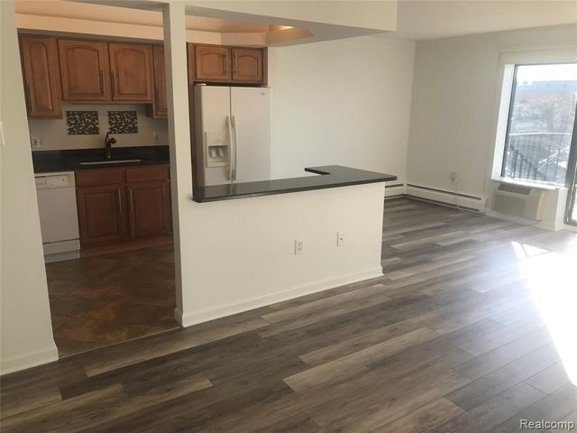 35300 Woodward Avenue 507, Birmingham, MI 48009