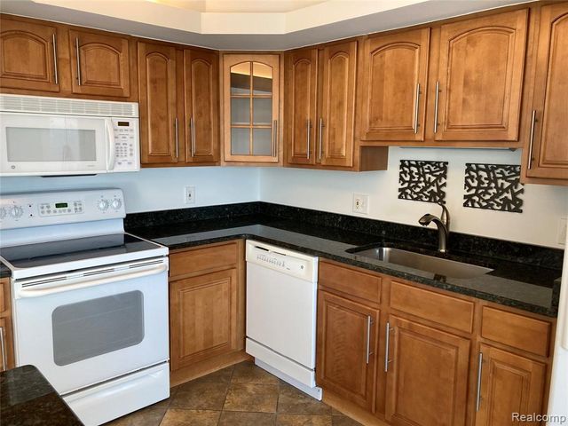 35300 Woodward Avenue 507, Birmingham, MI 48009