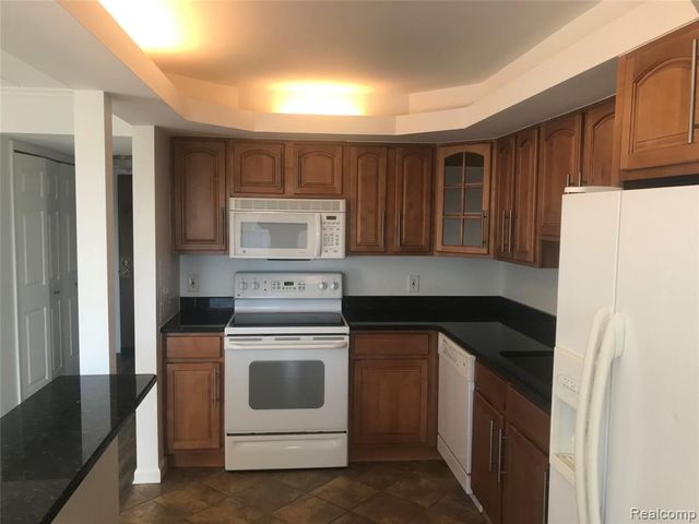 35300 Woodward Avenue 507, Birmingham, MI 48009