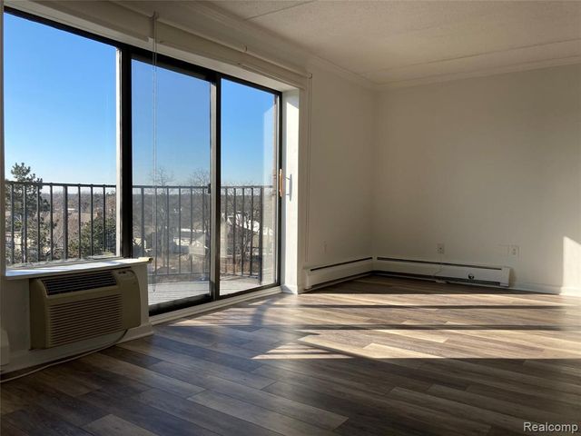 35300 Woodward Avenue 507, Birmingham, MI 48009