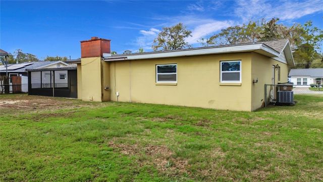 1605 NE 17TH AVENUE, Ocala, FL 34470