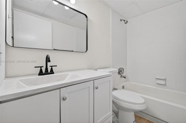 3141 NW 47th Ter 335, Lauderdale Lakes, FL 33319