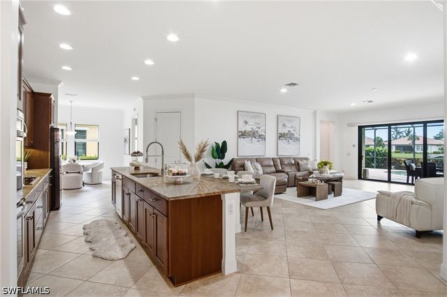 4433 Tamarind WAY, Naples, FL 34119
