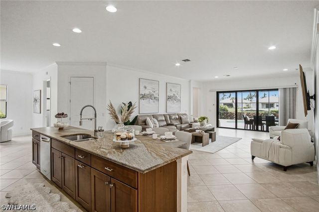 4433 Tamarind WAY, Naples, FL 34119